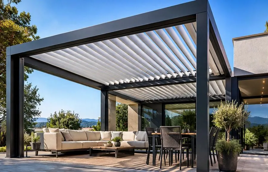 Pérgola bioclimática en una terraza